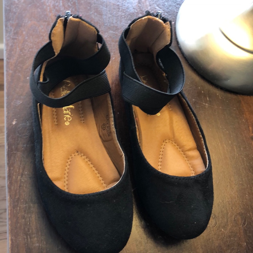 Girls black flats
